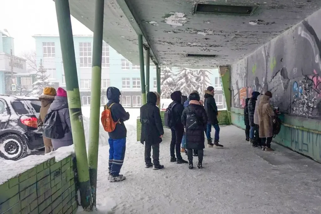 Сбор подписей за Бориса Надеждина на улице в Ижевске. Фото: сообщество в VK «Сбор подписей Надеждин Ижевск Удмуртия».