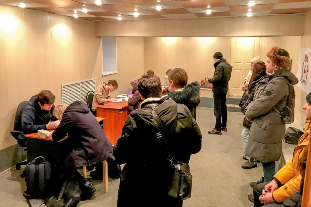 Сбор подписей за Бориса Надеждина в Нижнем Новгороде. Фото: сообщество в VK «Штаб Надеждина | Нижний Новгород».