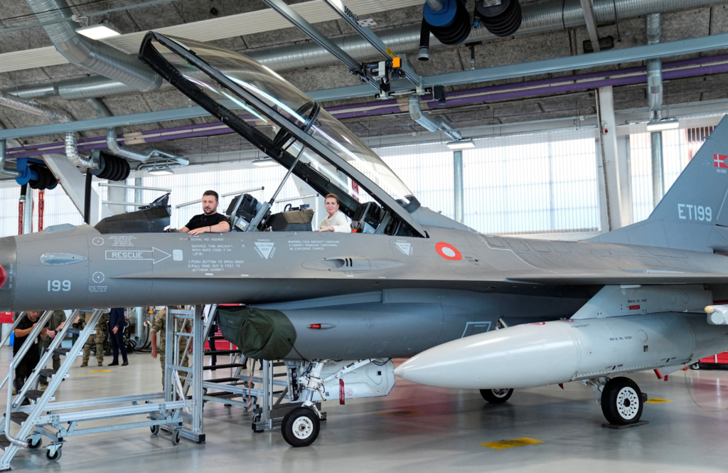 F-16 