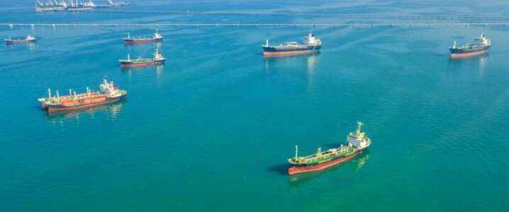 Через Ормузский пролив перевозят до 30% мировой нефти и сжиженного газа